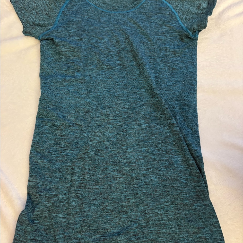 Lululemon swiftly tech short sleeve shirt 2.0 (hip length)
